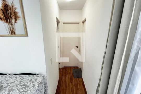Corredor de apartamento para alugar com 2 quartos, 48m² em Vila Bela Vista (zona Norte), São Paulo