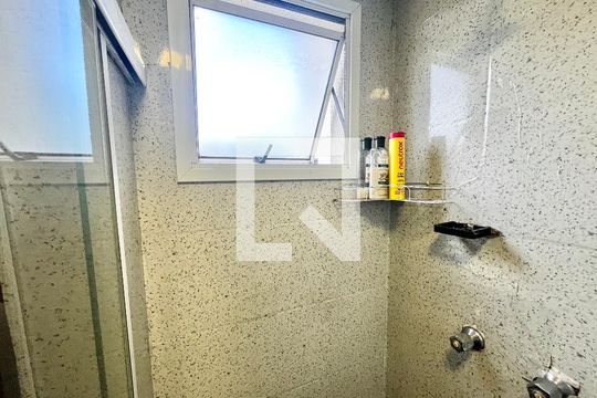 Banheiro de apartamento para alugar com 2 quartos, 48m² em Vila Bela Vista (zona Norte), São Paulo