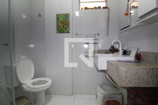 Banheiro Corredor de apartamento para alugar com 3 quartos, 110m² em Costa Azul, Salvador