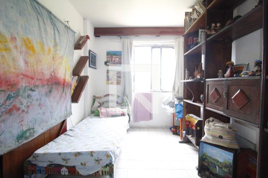 Quarto 1  de apartamento para alugar com 3 quartos, 110m² em Costa Azul, Salvador