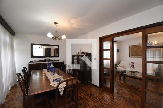 Hall de entrada de casa à venda com 2 quartos, 250m² em Seminário, Curitiba