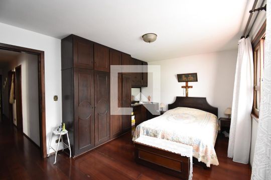 Suíte de casa à venda com 2 quartos, 250m² em Seminário, Curitiba