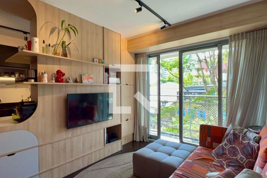 Sala de TV de apartamento para alugar com 1 quarto, 56m² em Vila Madalena, São Paulo