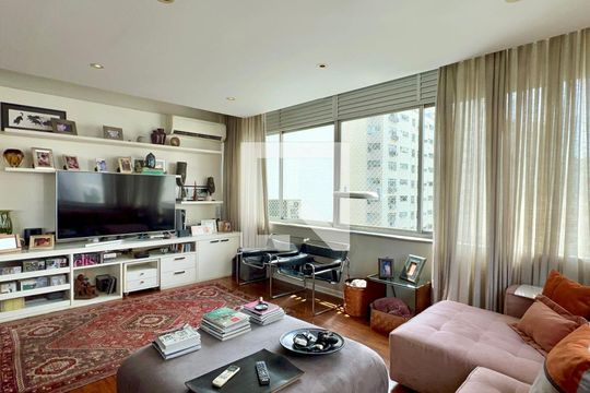 Sala de TV de apartamento à venda com 4 quartos, 500m² em Jardim Europa, São Paulo