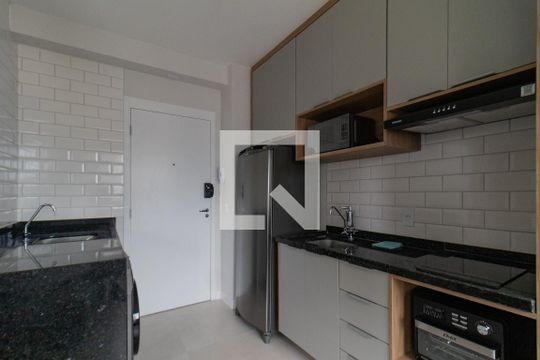 Cozinha de kitnet/studio à venda com 1 quarto, 25m² em Vila Pompéia, São Paulo