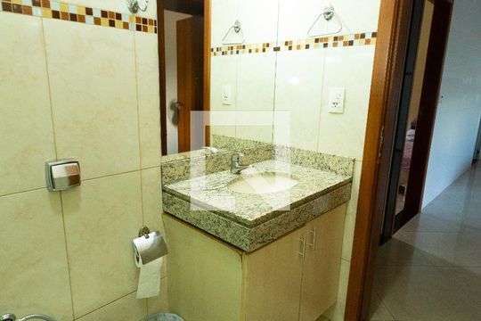 Casa à venda com 4 quartos, 360m² em Inconfidentes, Contagem