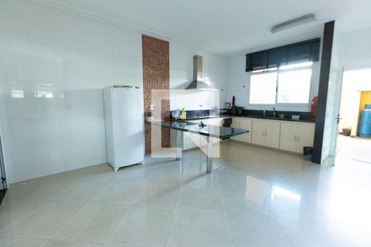 Casa à venda com 4 quartos, 360m² em Inconfidentes, Contagem