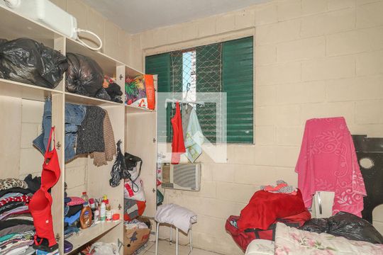 Quarto 2 de apartamento para alugar com 2 quartos, 100m² em Rubem Berta, Porto Alegre