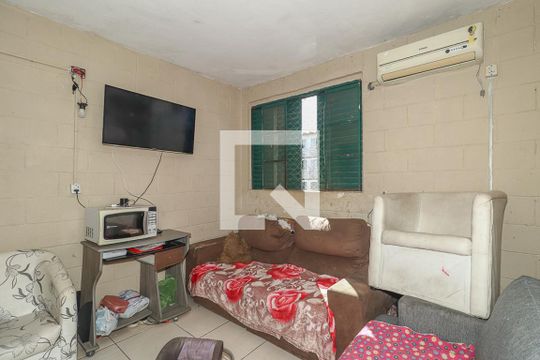 Sala de apartamento para alugar com 2 quartos, 100m² em Rubem Berta, Porto Alegre