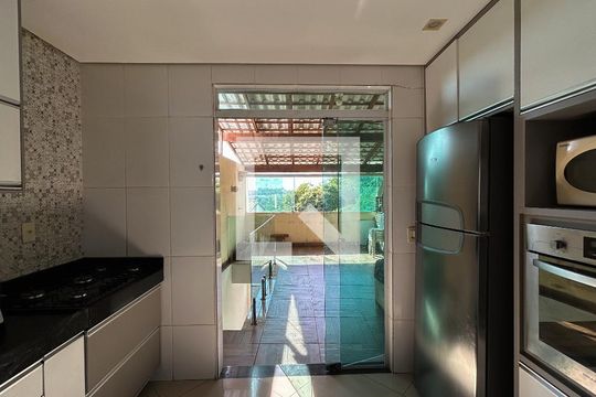 Casa à venda com 3 quartos, 186m² em Juliana, Belo Horizonte