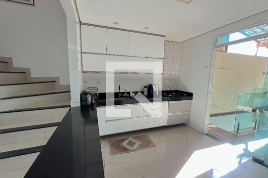 Casa à venda com 3 quartos, 186m² em Juliana, Belo Horizonte