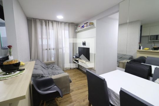 Sala de apartamento à venda com 2 quartos, 48m² em Centro, Osasco