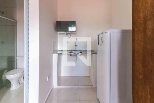 Quarto e Cozinha de kitnet/studio para alugar com 1 quarto, 25m² em Vila Butantã, São Paulo