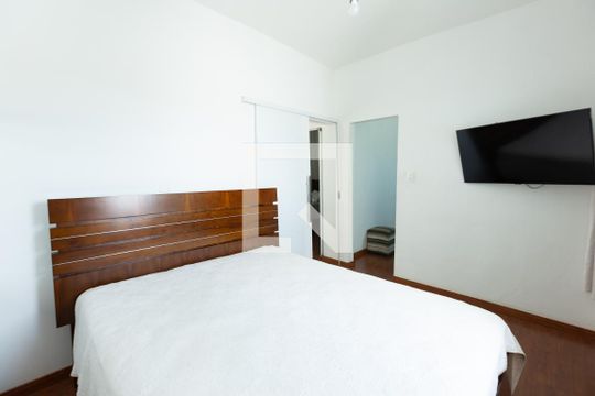 Casa à venda com 3 quartos, 419m² em Lindéia, Contagem