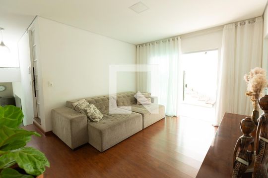 Casa à venda com 3 quartos, 419m² em Lindéia, Contagem