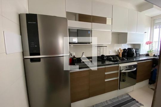Cozinha e área de serviço de apartamento à venda com 2 quartos, 42m² em Jardim do Lago, Osasco