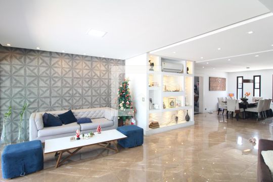 Casa para alugar com 4 quartos, 393m² em Interlagos, São Paulo