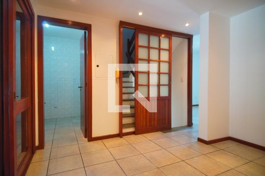 Sala de Jantar de casa para alugar com 4 quartos, 175m² em Jardim Itu, Porto Alegre