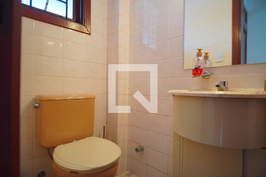 Lavabo de casa para alugar com 4 quartos, 175m² em Jardim Itu, Porto Alegre