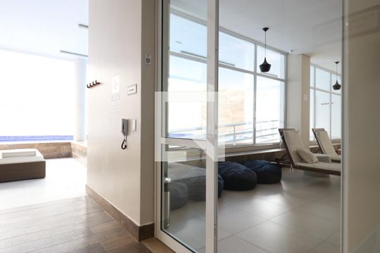 Piscina coberta/Sauna/Massagem de apartamento para alugar com 1 quarto, 40m² em Barra Funda, São Paulo
