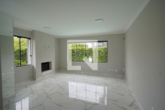 Sala de casa para alugar com 3 quartos, 300m² em Jurerê Internacional, Florianópolis