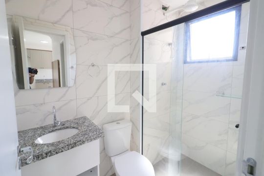Banheiro de apartamento à venda com 1 quarto, 30m² em Km 18, Osasco