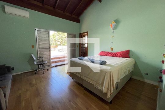 Quarto 1 de casa à venda com 3 quartos, 230m² em Rio Pequeno, São Paulo