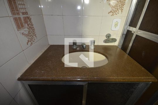 Banheiro da Suíte 1 de casa para alugar com 3 quartos, 140m² em Praça Seca, Rio de Janeiro
