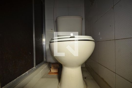 Banheiro da Suíte 1 de casa para alugar com 3 quartos, 140m² em Praça Seca, Rio de Janeiro