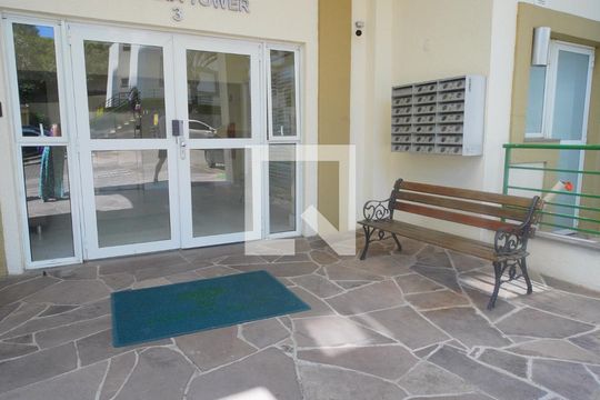 Hall social de apartamento para alugar com 3 quartos, 73m² em Cavalhada, Porto Alegre