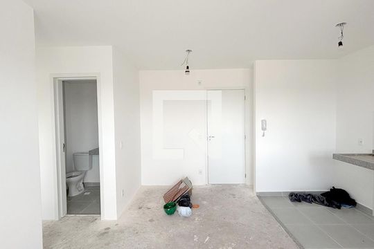 Sala de apartamento para alugar com 2 quartos, 46m² em Vila Curuçá, Santo André