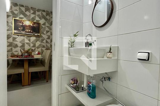 Banheiro de apartamento à venda com 1 quarto, 86m² em Botafogo, Campinas