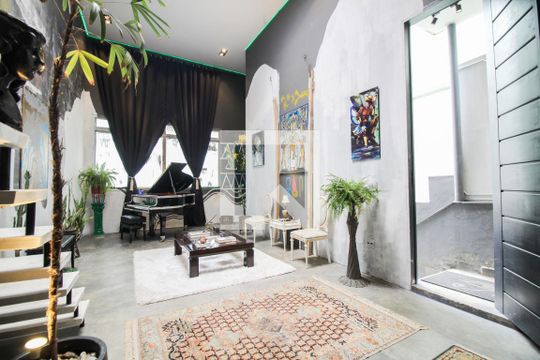 Sala de casa à venda com 6 quartos, 450m² em Água Rasa, São Paulo