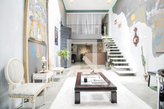 Sala de casa à venda com 6 quartos, 450m² em Água Rasa, São Paulo