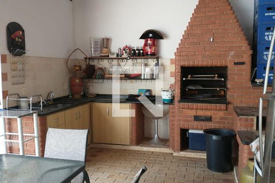 Casa para alugar com 4 quartos, 350m² em Parque das Flores, Campinas