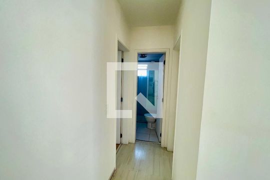 Corredor  de apartamento para alugar com 2 quartos, 88m² em Jardim Flor da Montanha, Guarulhos