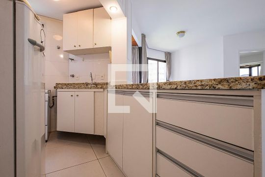 Sala/Cozinha de apartamento para alugar com 1 quarto, 45m² em Jardim Paulistano, São Paulo