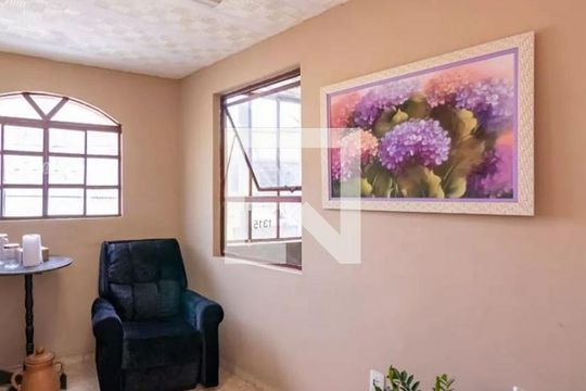 Casa para alugar com 13 quartos, 275m² em Horto Florestal, Belo Horizonte