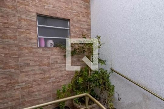 Casa para alugar com 13 quartos, 275m² em Horto Florestal, Belo Horizonte