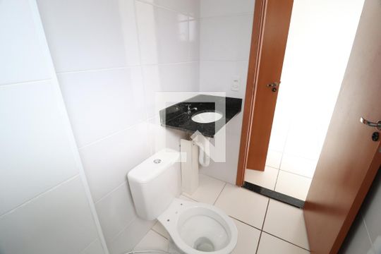 Banheiro do Quarto 1 de apartamento para alugar com 2 quartos, 52m² em Flamboyant, Uberlândia