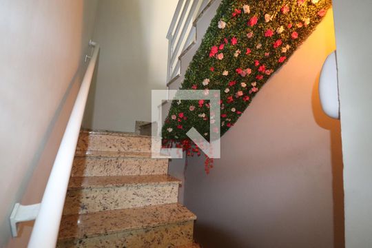 Escada Cobertura de apartamento à venda com 2 quartos, 108m² em Vila Príncipe de Gales, Santo André