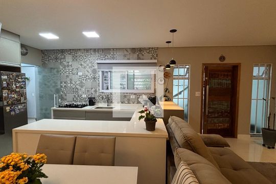 Sala - Cozinha de casa à venda com 2 quartos, 136m² em Vila Assunção, Santo André