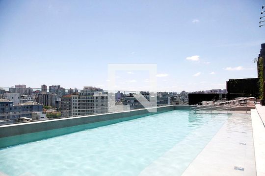 Área Comum - Piscina de kitnet/studio para alugar com 1 quarto, 27m² em Cidade Baixa, Porto Alegre