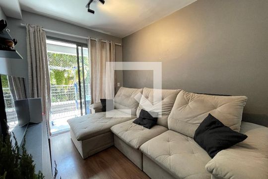 Sala de apartamento à venda com 2 quartos, 57m² em Ferreira, São Paulo