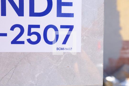 Placa instalada na fachada do condomínio - Código BCMI-1422 de apartamento à venda com 2 quartos, 50m² em Jardim Bonifacio, São Paulo