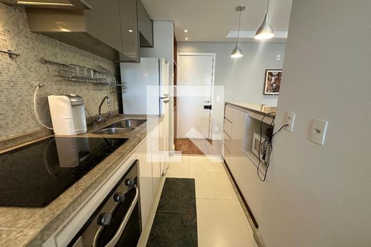 Cozinha de apartamento para alugar com 1 quarto, 50m² em Melville Empresarial Ii, Barueri
