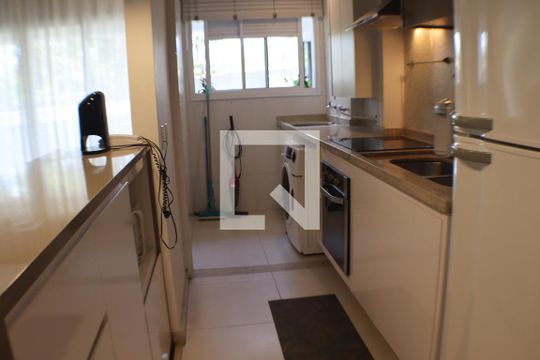 Cozinha de apartamento para alugar com 1 quarto, 50m² em Melville Empresarial Ii, Barueri