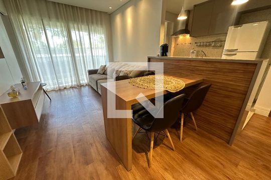 Sala de apartamento para alugar com 1 quarto, 50m² em Melville Empresarial Ii, Barueri