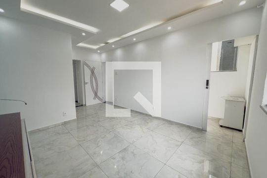Sala de casa à venda com 2 quartos, 74m² em Irajá, Rio de Janeiro
