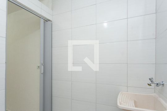 Banheiro de casa para alugar com 1 quarto, 30m² em Vila Anhanguera, São Paulo